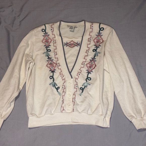 Alfred Dunner Vintage Embroidered Cream Sweater, Sz Medium - Picture 2 of 4